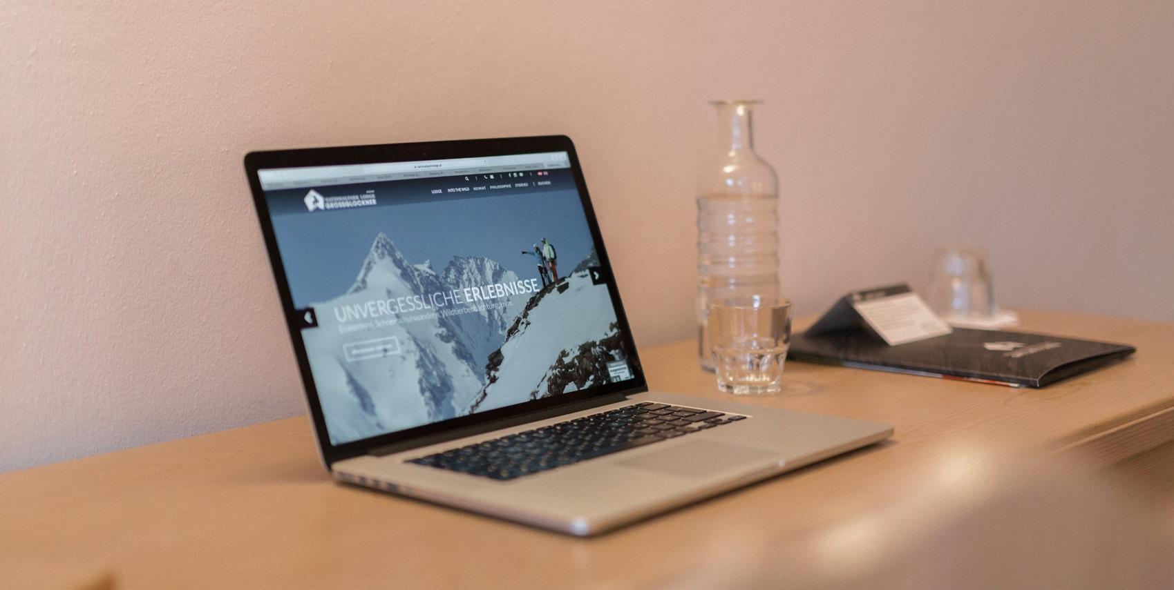 Header Newsletter anmelden